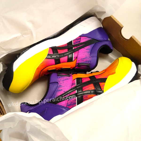 ＷＫ電気工事：作業現場では必須の安全靴